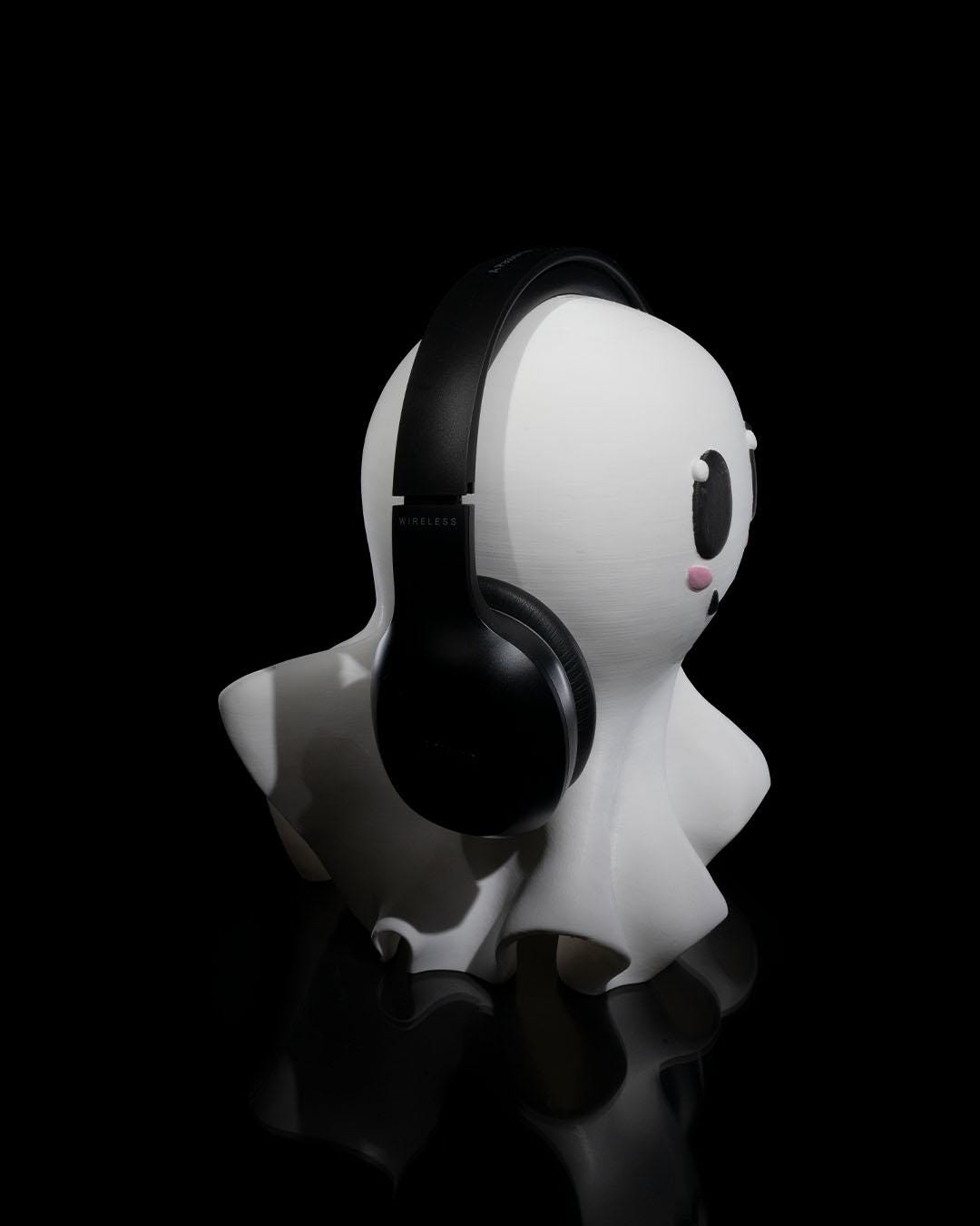 Gentile Ghost Headphone Stand - Cute 3D Printed Headphone Holder, Spooky Headphone Holder, 3D Printed Gamer Gift, Unique Tech Accessory