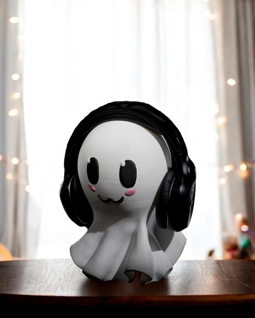 Gentile Ghost Headphone Stand - Cute 3D Printed Headphone Holder, Spooky Headphone Holder, 3D Printed Gamer Gift, Unique Tech Accessory