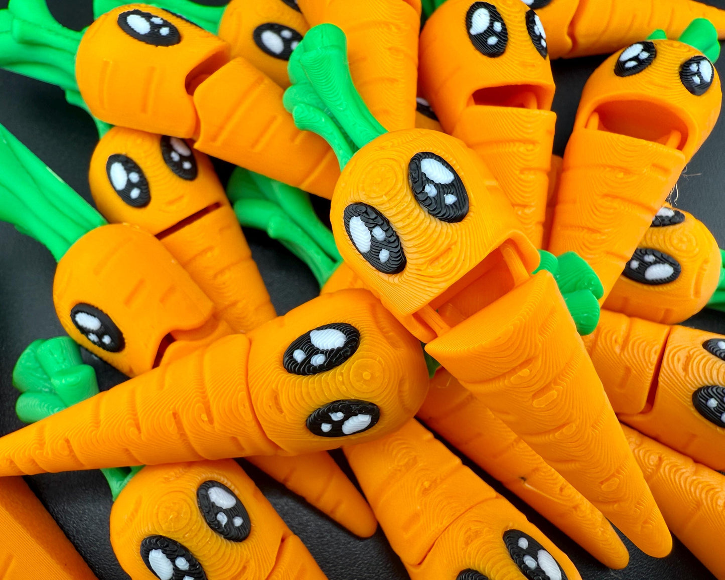 Cute Carrot Fidget Friend with Pot | 3D Printed Articulated Carrot | Flexi Carrot Toy | Choose Your Own Pot Color