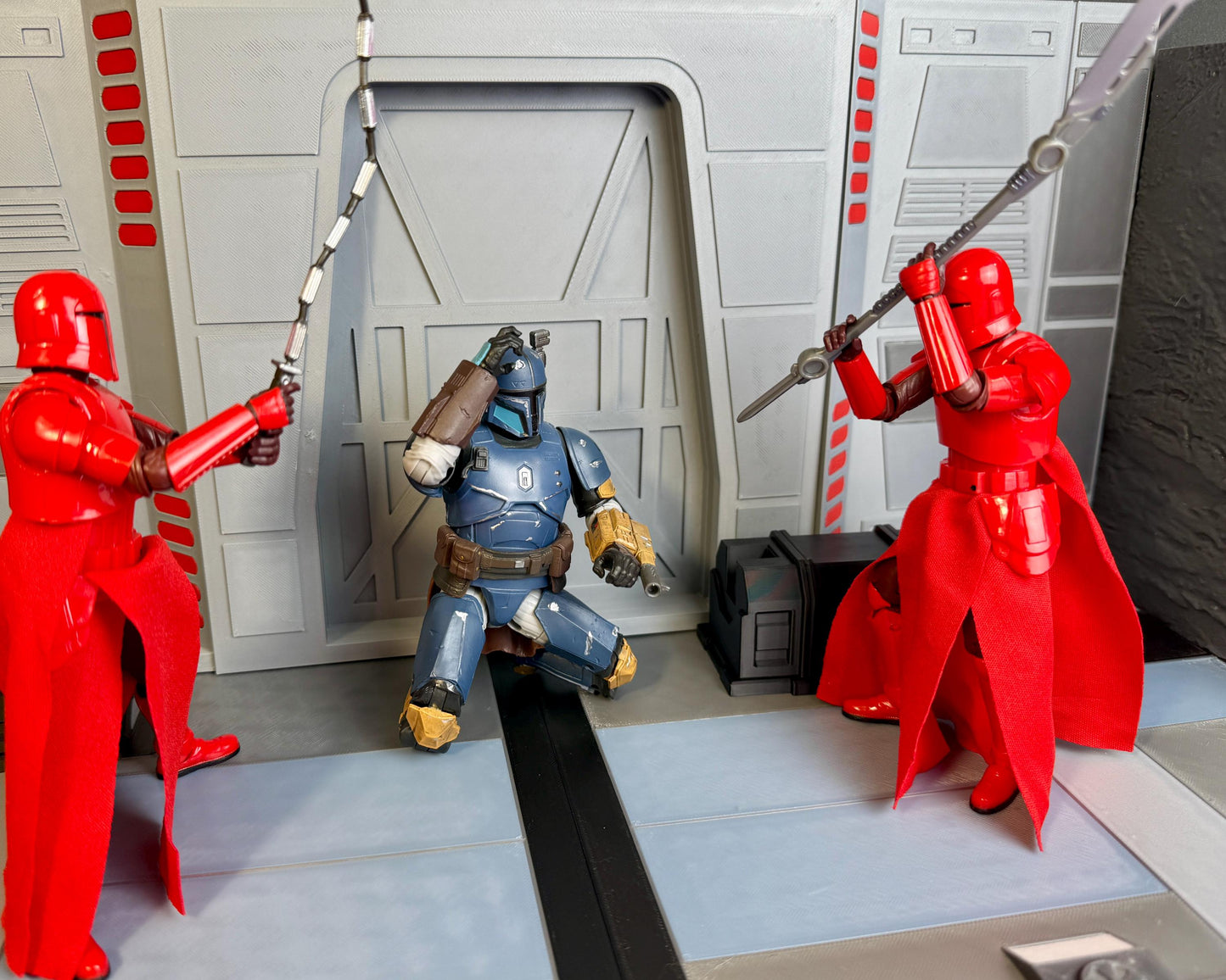 Mandalorian Finale Battle Display for Star Wars The Black Series 6 Inch Scale Figures | Star Wars Figure Diorama | 3D Printed Figure Display
