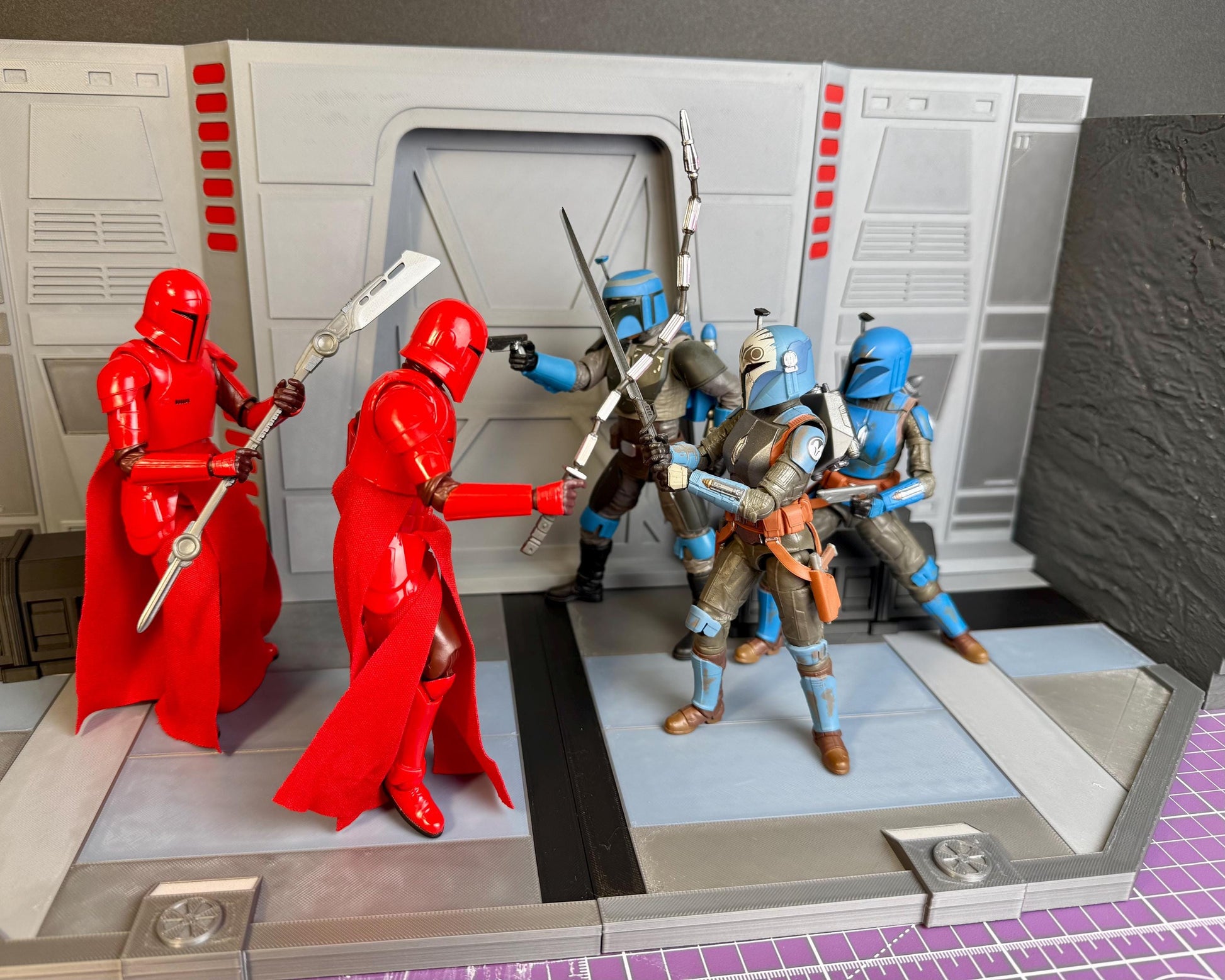Mandalorian Finale Battle Display for Star Wars The Black Series 6 Inch Scale Figures | Star Wars Figure Diorama | 3D Printed Figure Display
